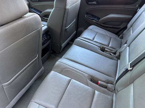 Used 2017 GMC Yukon SLT w/ Premium Edition image 12