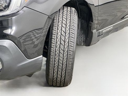 Used 2018 Subaru Outback 2.5i Limited image 25