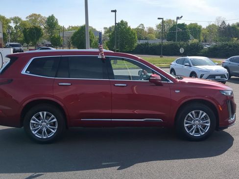 Certified 2024 Cadillac XT6 Luxury FWD image 8
