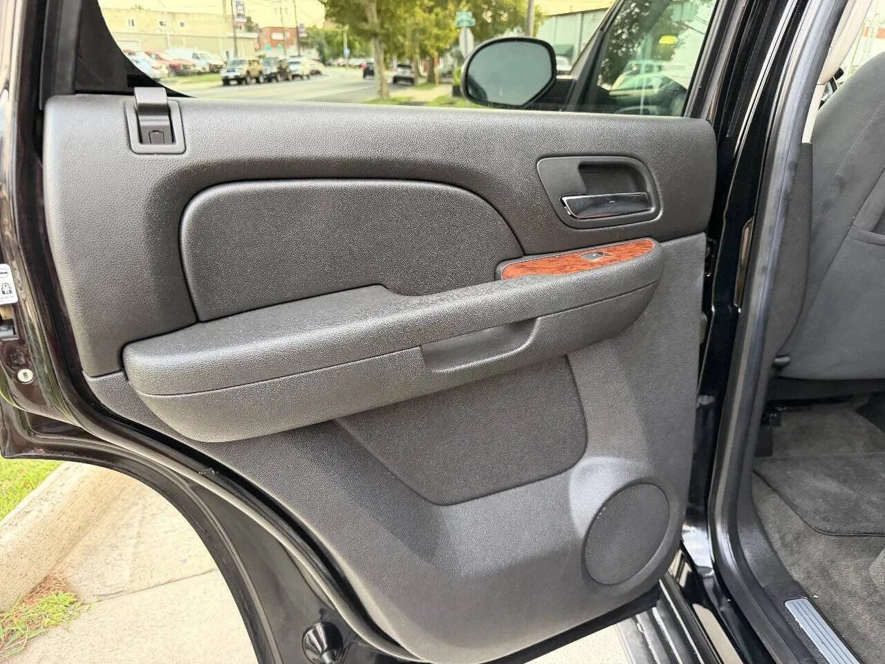 Used 2007 Chevrolet Tahoe LT AWD/4WD image 40