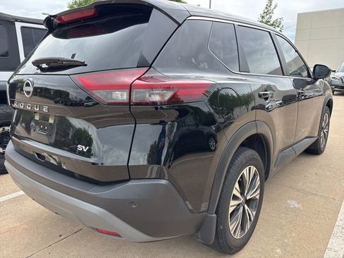 Used 2023 Nissan Rogue SV FWD image 4