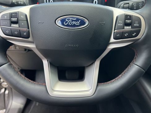 New 2026 Ford Explorer Active w/ Active Comfort Package RWD image 9