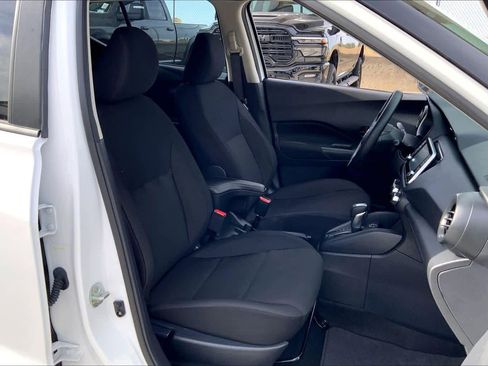 Used 2025 Nissan Kicks Play S image 9