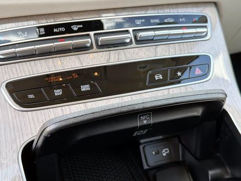 Used 2023 Mercedes-Benz E 450 Cabriolet image 23