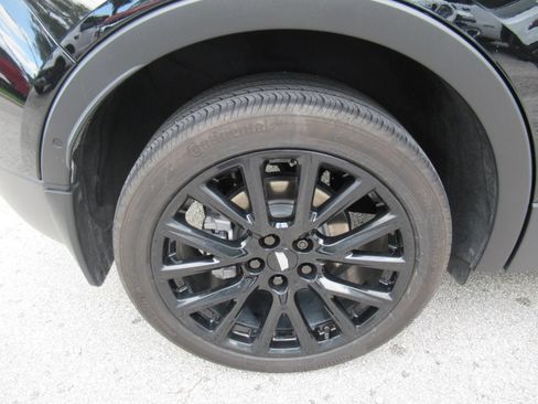 Used 2022 Cadillac XT4 Sport w/ Comfort Package FWD image 8