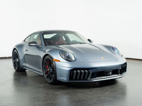 Used 2025 Porsche 911 Carrera 4 GTS image 2