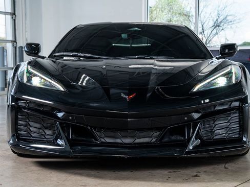 Used 2025 Chevrolet Corvette E-Ray image 3