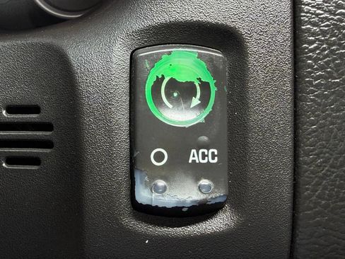 Used 2005 Chevrolet Corvette Coupe w/ Preferred Equipment Group RWD image 28