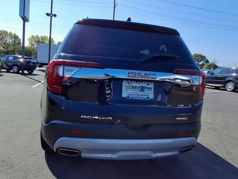 Certified 2023 GMC Acadia SLT w/ Technology Package image 3