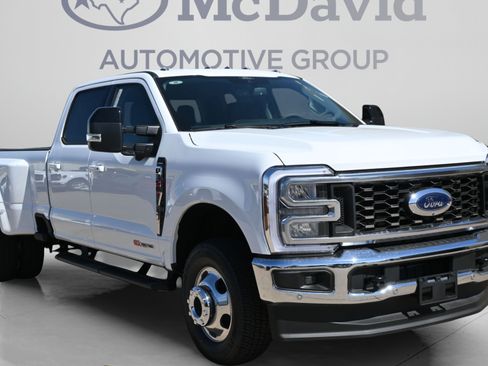 Used 2026 Ford F350 Lariat w/ Lariat Premium Package AWD/4WD image 7