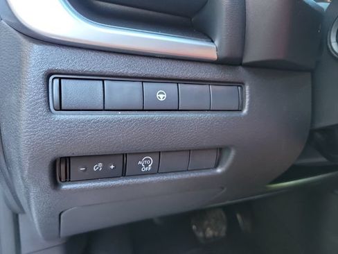 Used 2023 Nissan Rogue SV FWD image 32