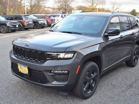 New 2025 Jeep Grand Cherokee Limited w/ Luxury Tech Group II image 4