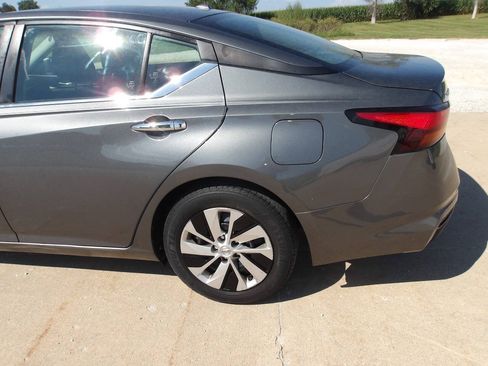 Used 2019 Nissan Altima 2.5 S FWD image 33