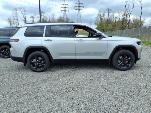 New 2026 Jeep Grand Cherokee L Limited AWD/4WD image 3