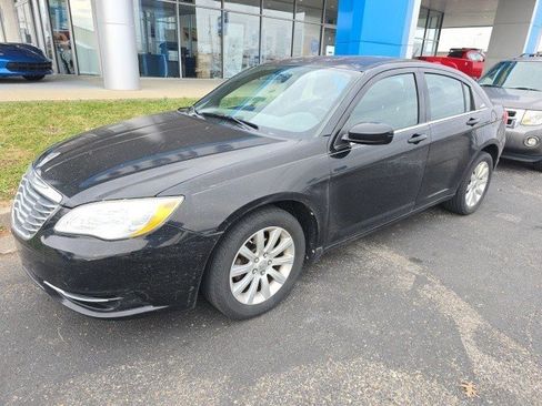 Used 2012 Chrysler 200 Touring image 2