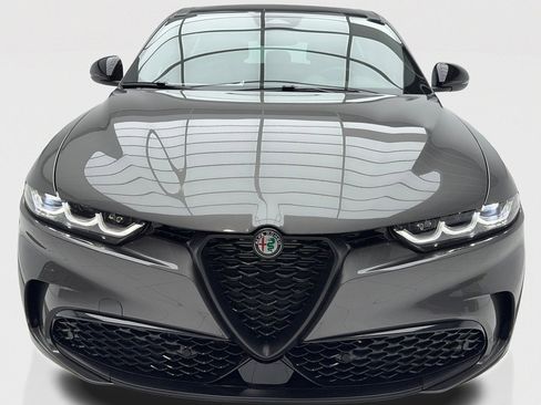 New 2025 Alfa Romeo Tonale w/ Premium Package image 4