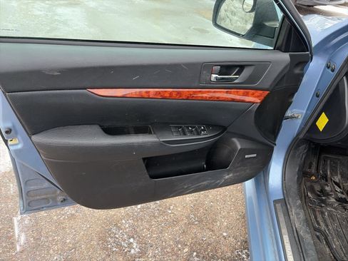 Used 2011 Subaru Legacy 2.5i Limited image 12