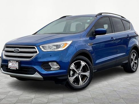 Used 2018 Ford Escape SEL image 2