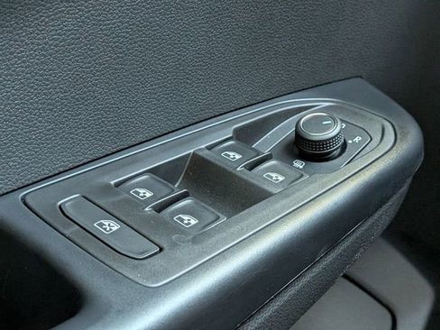 New 2026 Volkswagen Taos SE image 27