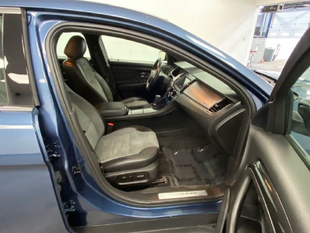 Used 2018 Ford Taurus SHO AWD/4WD image 23