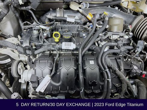 Used 2023 Ford Edge Titanium image 32