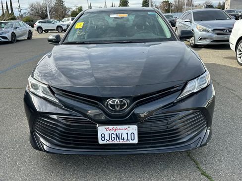 Used 2019 Toyota Camry LE image 5