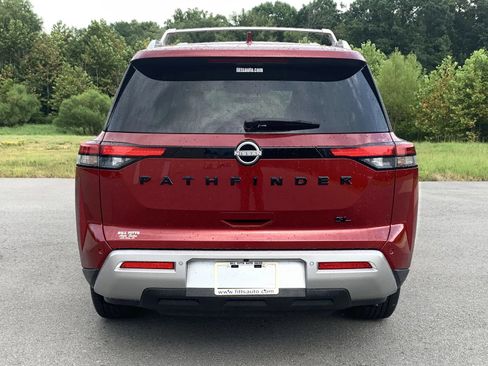 Used 2023 Nissan Pathfinder SL FWD image 6