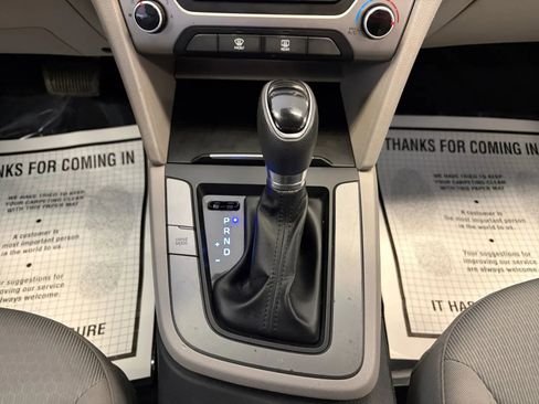 Used 2017 Hyundai Elantra SE FWD image 53