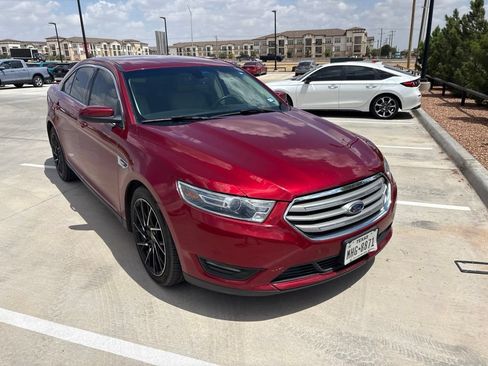 Used 2018 Ford Taurus SEL w/ Equipment Group 201A FWD image 16