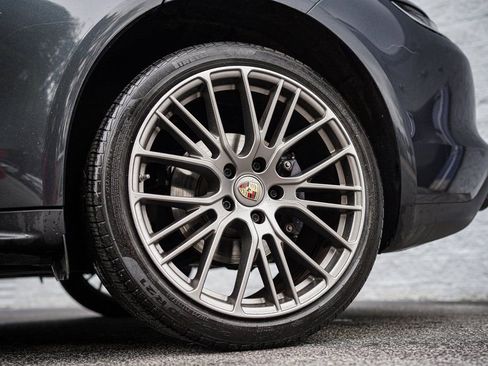 Used 2022 Porsche Panamera Platinum Edition image 18