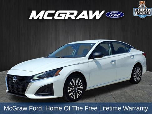 Used 2024 Nissan Altima 2.5 SV FWD image 1