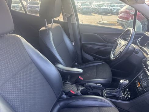 Used 2022 Buick Encore Preferred w/ Safety Package image 11