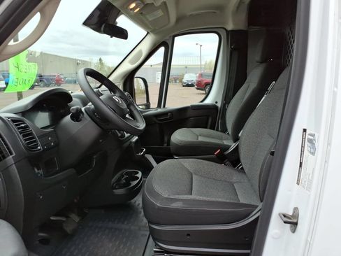 Used 2025 RAM ProMaster 2500 w/ U-Haul Equipment Group FWD image 11