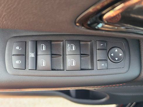 Used 2025 Dodge Durango GT AWD/4WD image 13