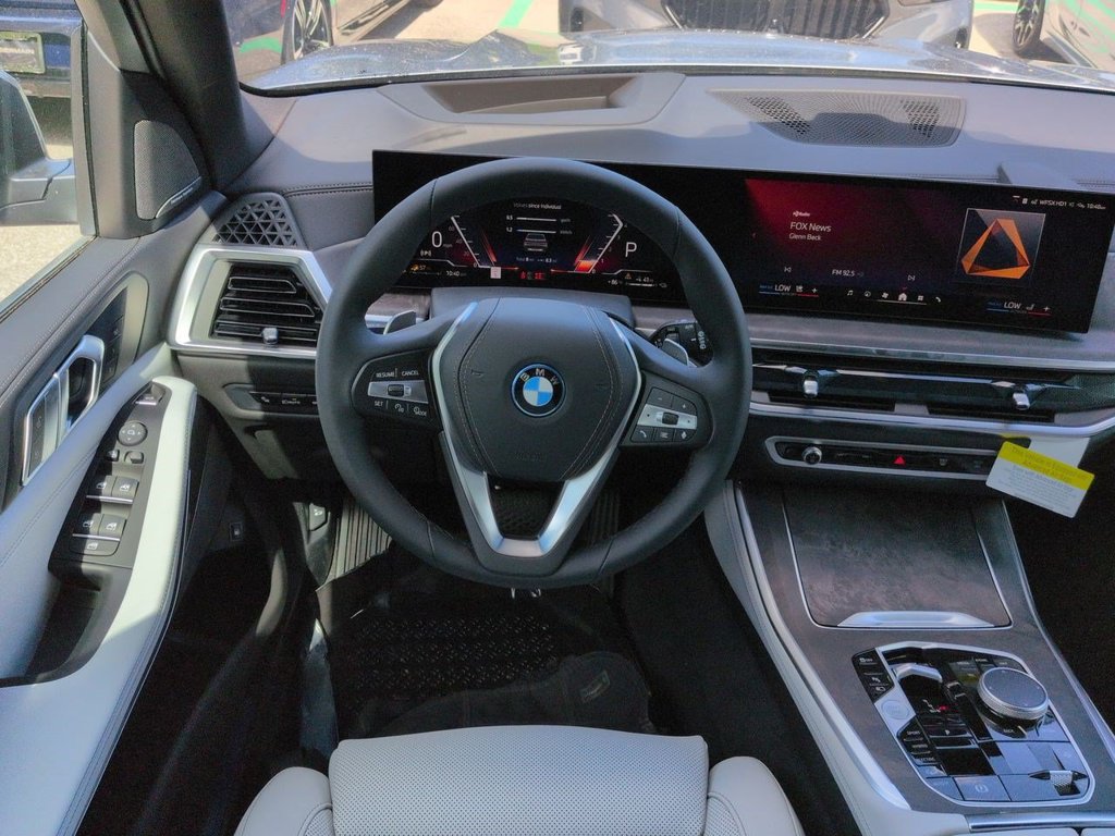 New 2026 BMW X5 xDrive50e w/ Premium Package AWD/4WD image 16