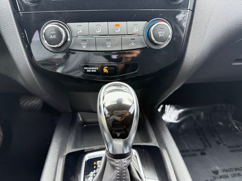 Used 2021 Nissan Rogue Sport S AWD/4WD image 13