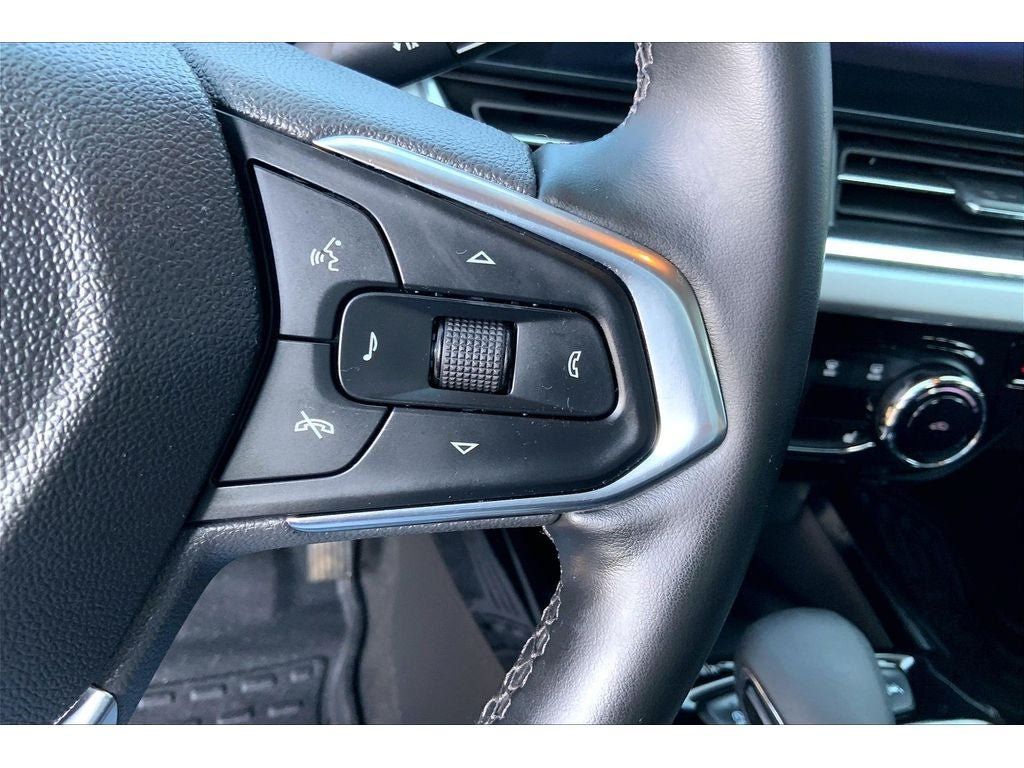 Used 2024 Chevrolet Trax LT w/ Sunroof Package FWD image 21