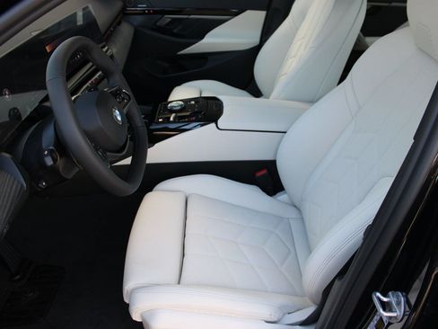 Used 2026 BMW 530i w/ Premium Package RWD image 5