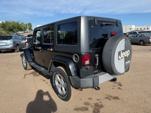Used 2015 Jeep Wrangler Unlimited Sahara w/ Connectivity Group AWD/4WD image 3