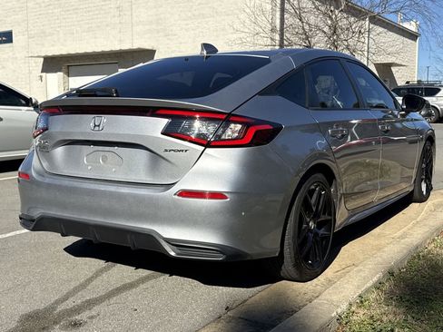 Used 2023 Honda Civic Sport image 4