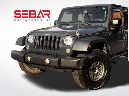 Used 2018 Jeep Wrangler Unlimited Sport S AWD/4WD image 2