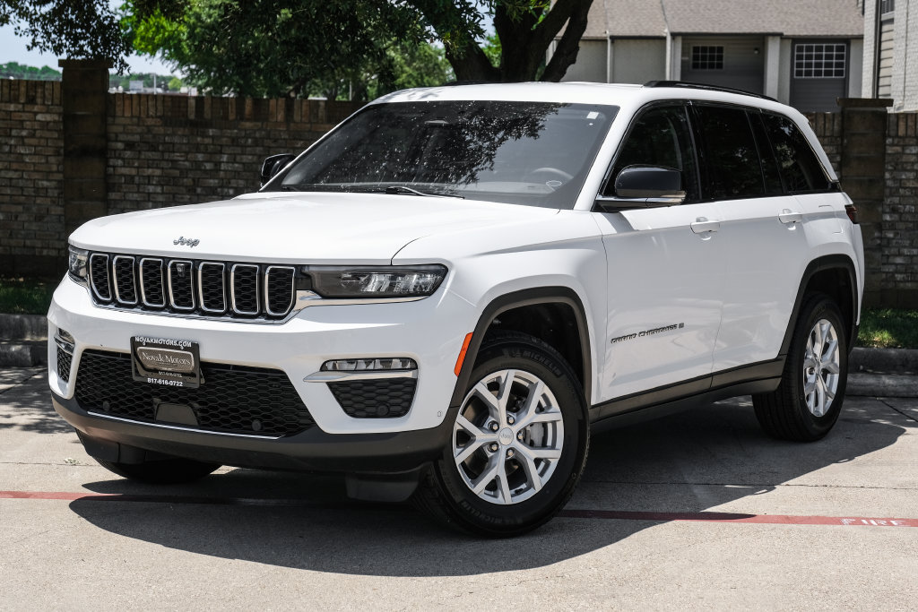 Used 2023 Jeep Grand Cherokee Limited w/ Luxury Tech Group II AWD/4WD image 11