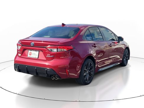 Used 2024 Toyota Corolla SE FWD image 2