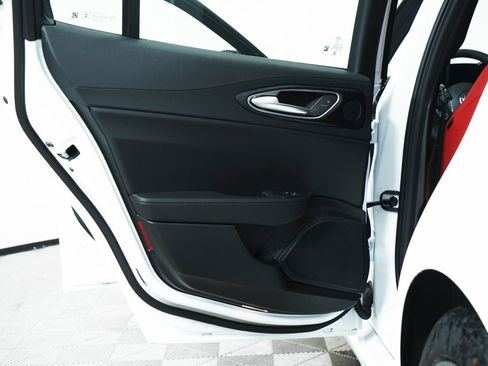 New 2024 Alfa Romeo Giulia Sprint RWD image 18