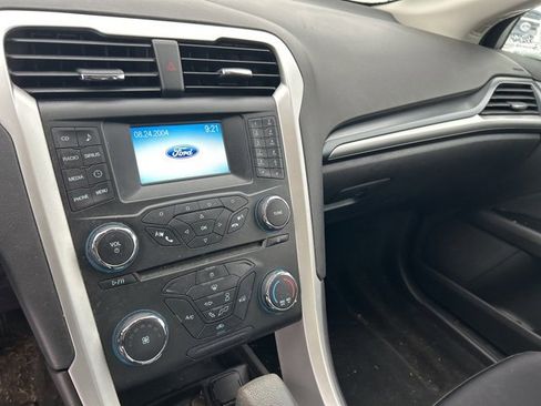 Used 2014 Ford Fusion SE image 12