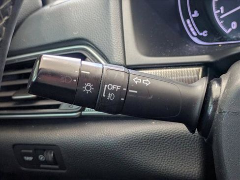 Used 2018 Honda Accord Sport image 7