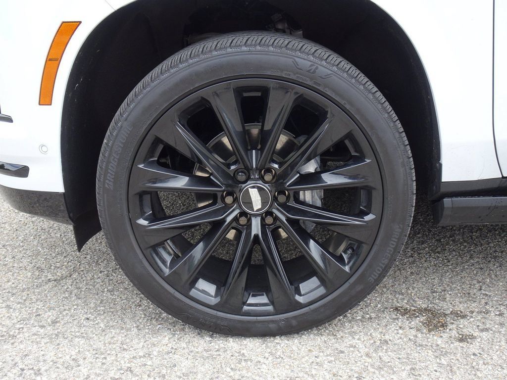 Certified 2026 Cadillac Escalade Platinum Sport w/ LPO, ONYX Package AWD/4WD image 24