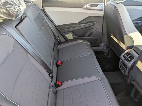 New 2026 Volkswagen Taos SE image 34