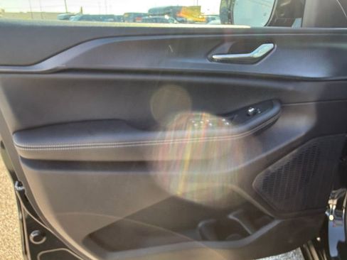 New 2025 Jeep Grand Cherokee Altitude image 10