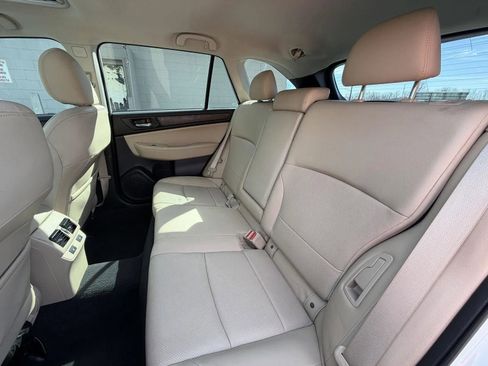 Used 2017 Subaru Outback 3.6R Limited image 16